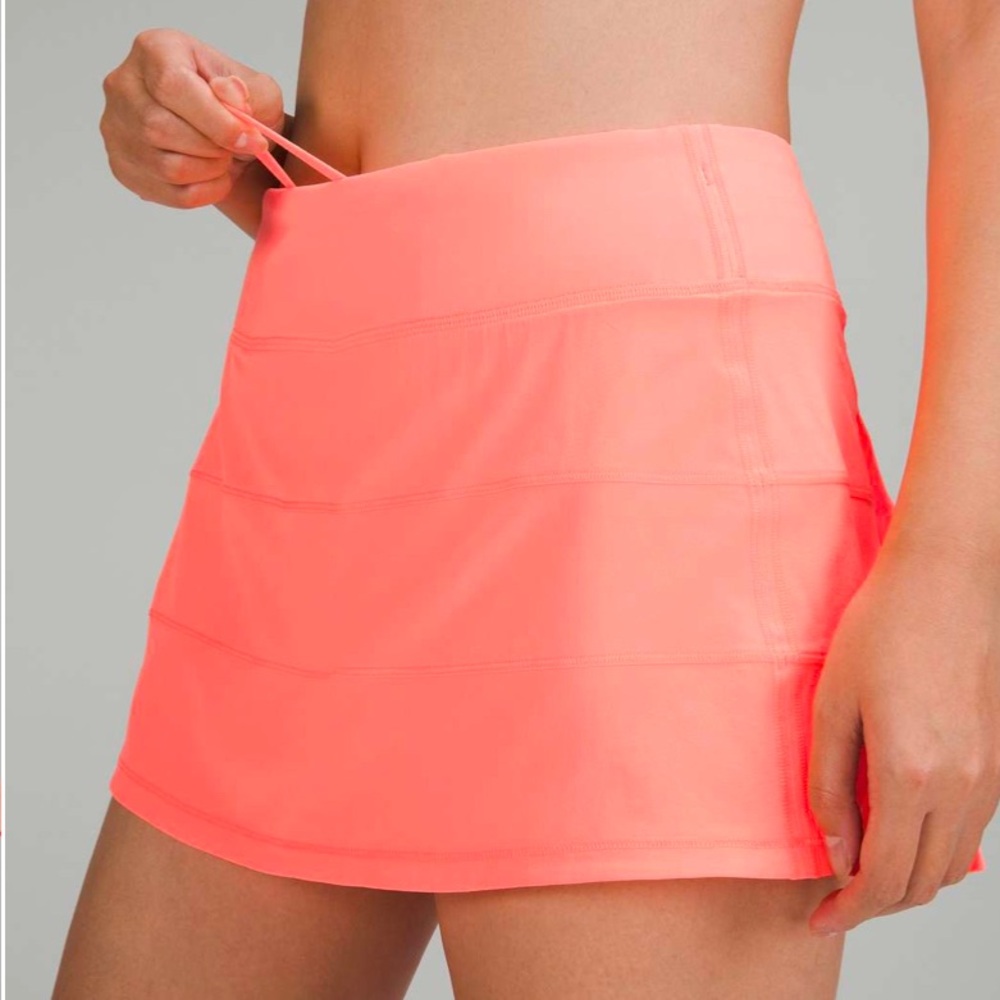 Lululemon skirt size 6